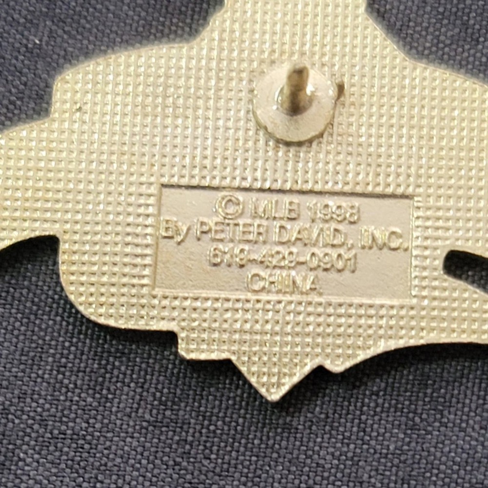 Vtg 1998 MLB Cleveland Indians 50th Anniversary Lapel Pin - Picture 3 of 3